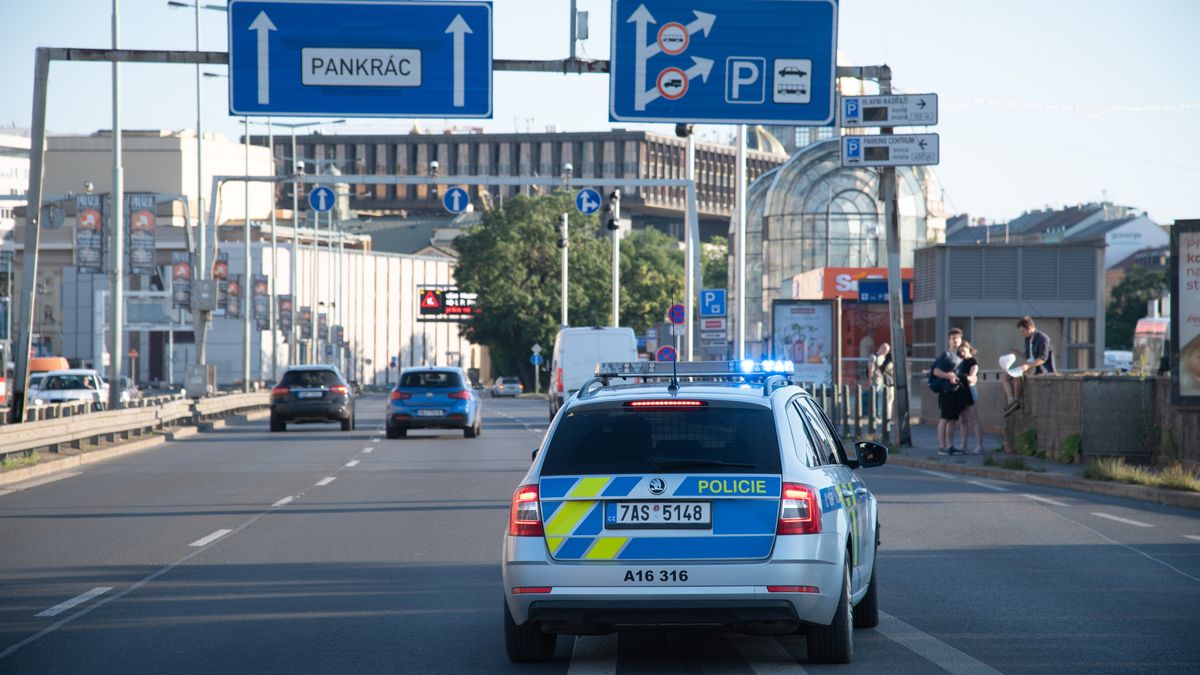 Policisté v Praze vypátrali agresivní ženu, která utekla z bohnické psychiatrie